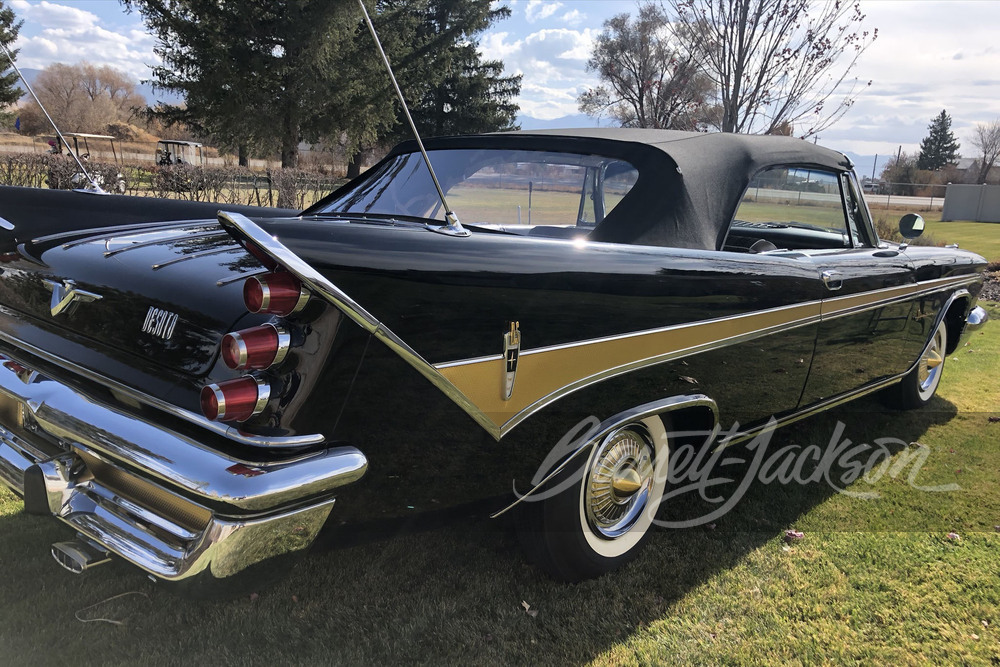 Desoto Adventurer no resertve at Barrett-Jackson Auto Auction Scottsdale March 2021